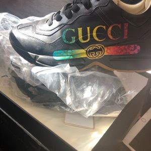 Gucci Logo Leather Sneakers size 43